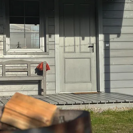 Holiday home Dla Pary - Sauna, Joga, Masaz, Jezioro *